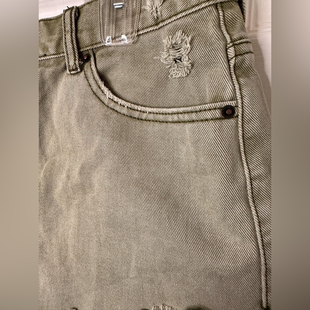 Urban Outfitters BDG High Rise Cheeky Frayed Distressed Green Denim Shorts 32 - Picture 4 of 9